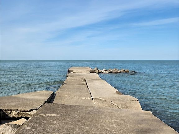 3rd image of 116 Rye Beach Rd