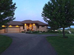 267 Saint Annes Pkwy, Hudson, WI 54016