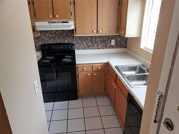 4th image of 12118 Napiers Cir