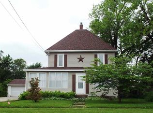 906 Independence Ave, Waterloo, IA 50703