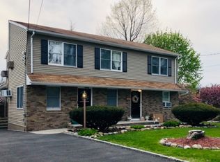 52 8th Ave, Hawthorne, NJ 07506