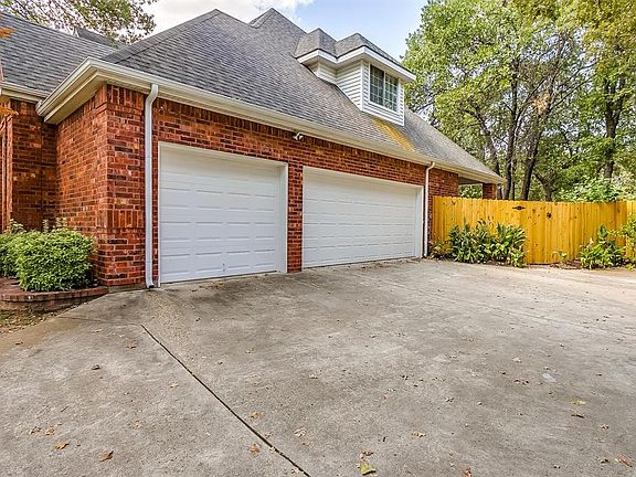 3rd image of 2904 Knight Ct