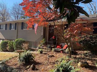 1040 E Lakeshore Dr, Dalton, GA 30720