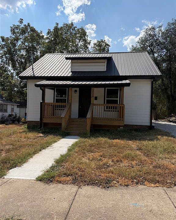 1st image of 225 Taylor St