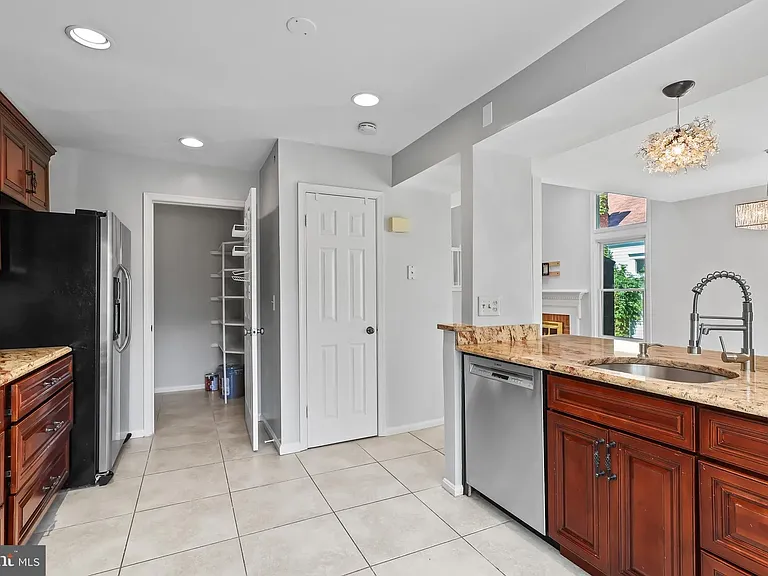8421 Hollis Ln — Photo 17