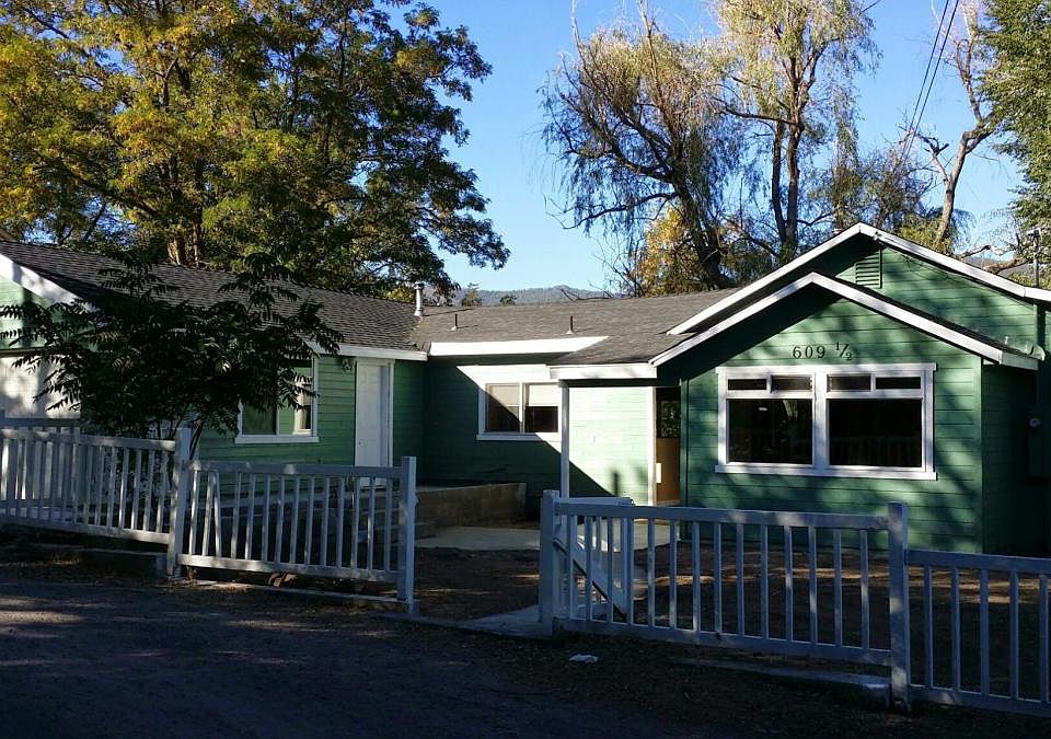 1st image of 609 Dillon Ct