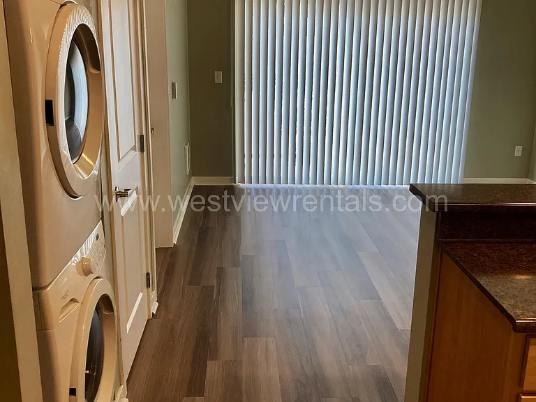 200 E Maple St — Photo 359