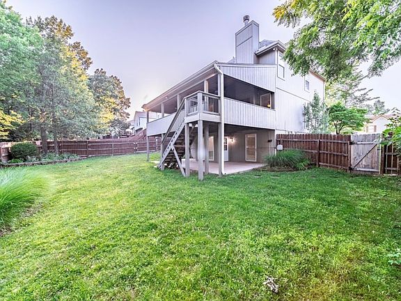 Large Fenced Yard