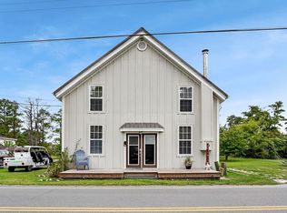 5277 Main St, Chincoteague Island, VA 23336