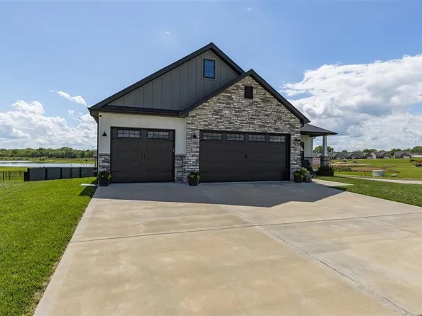 1099 Stonegate, Farmington, MO 63640