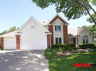 7644 Grand Oaks Cir, Lincoln, NE 68516