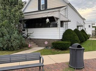 1700 Oliver St, Whiting, IN 46394