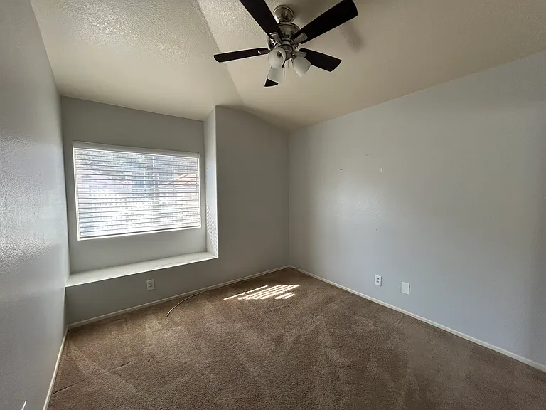 15743 Pepper St — Photo 17