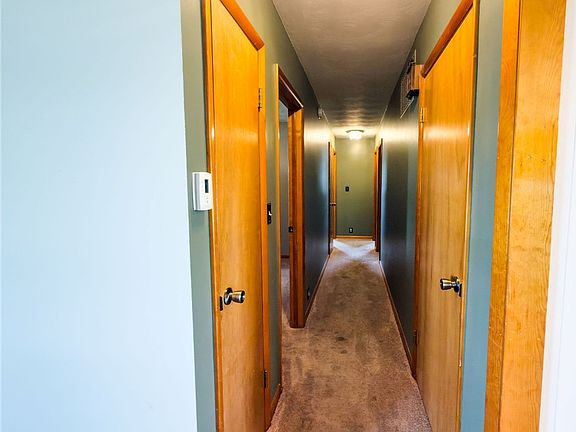 5th image of 1108 S Prairie St