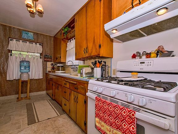 5th image of 905 Loma Verde St