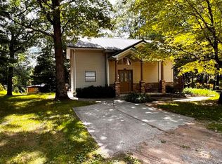 432 Ridge Rd, Harrison, MI 48625