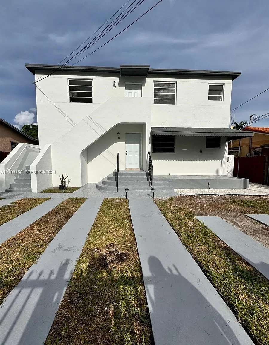 Twelfth St Manors 1st Add — Photo 2