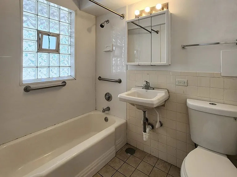 5741 W 35th St #5F — Photo 7