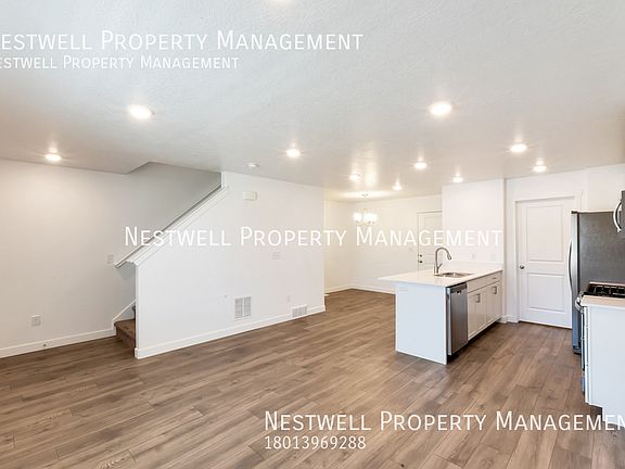 3rd image of 920 N Herman Dr