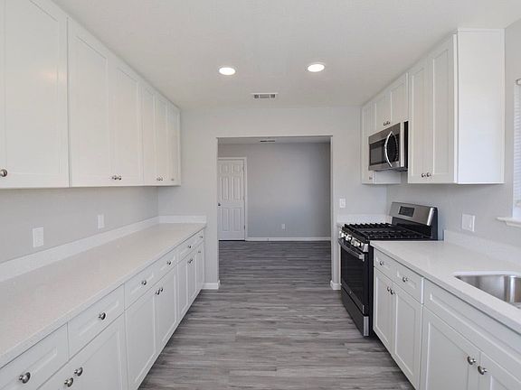 3rd image of 944 Beaver Park Way