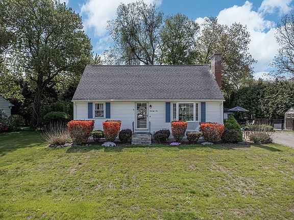 2nd image of 75 Forest Rd
