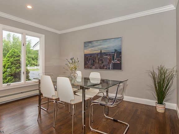 5th image of 362 Airmount Ave
