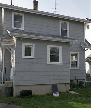 3rd image of 121 Maplelawn Dr