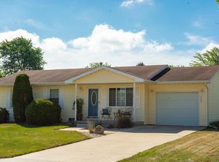 2207 Robin Rd, Mahomet, IL 61853