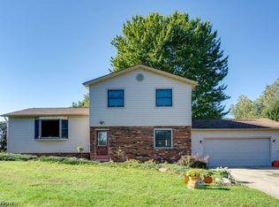 2601 Ranfield Rd, Mogadore, OH 44260