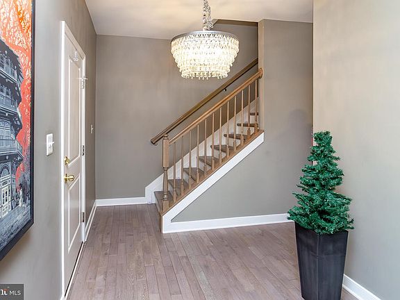 2nd image of 1362 Rockridge Rd