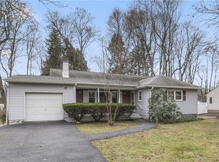 6 Hogan Dr, Poughkeepsie, NY 12603