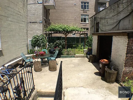 Rented by Bond New York | media 22