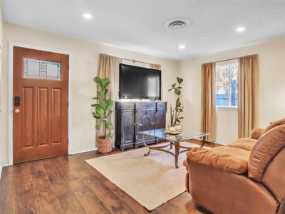 737 Thomas Ave, Hurst, TX, 76053