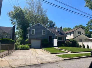 1276 Menard St, Uniondale, NY