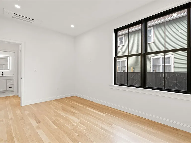 27 Shepard St #3 — Photo 20