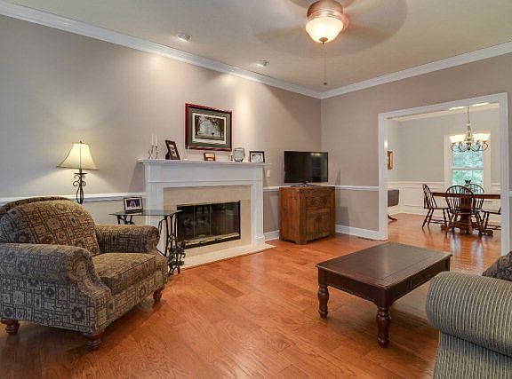 4th image of 319 Woodbridge Dr
