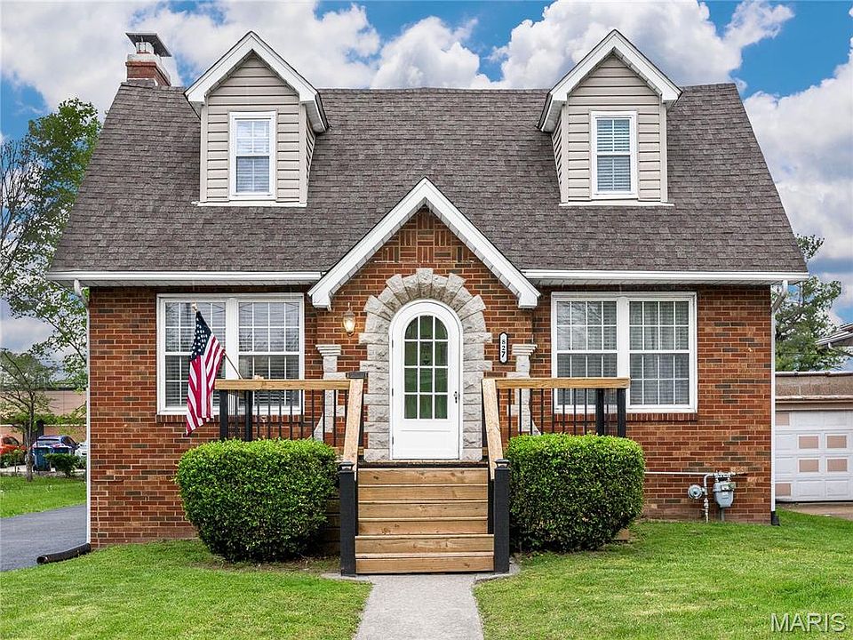 1st image of 827 Bond Ave