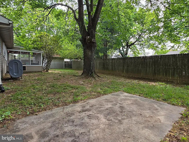 4 Carolee Dr — Photo 26