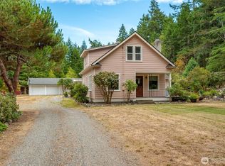 3414 Wilson Rd, Oak Harbor, WA 98277