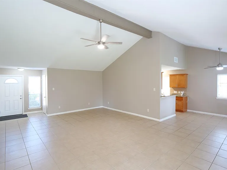 915 Comstock Springs Dr — Photo 5