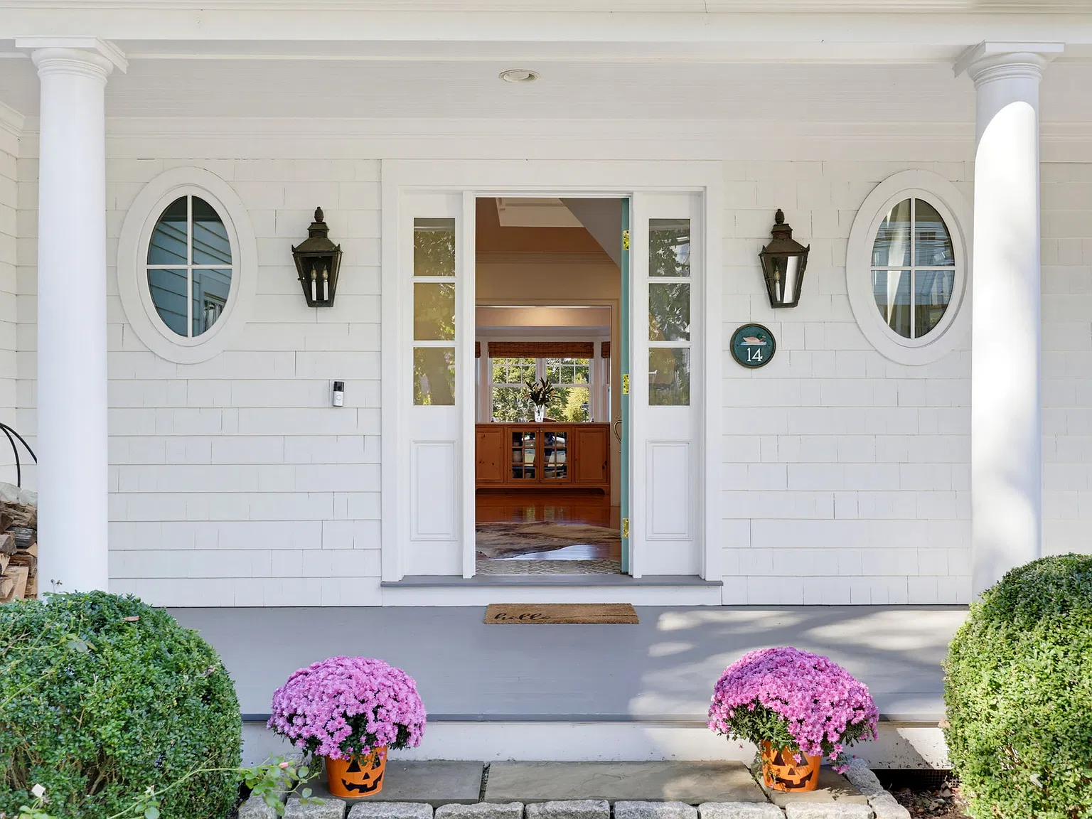 4 bed, 4.5 bath, 4538 sqft, $22,500 — Photo 4