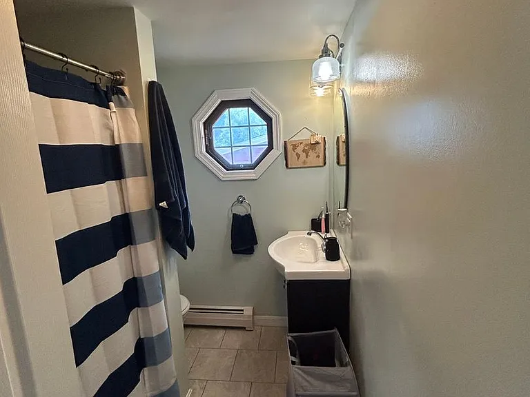 136 Aborn Ave — Photo 3