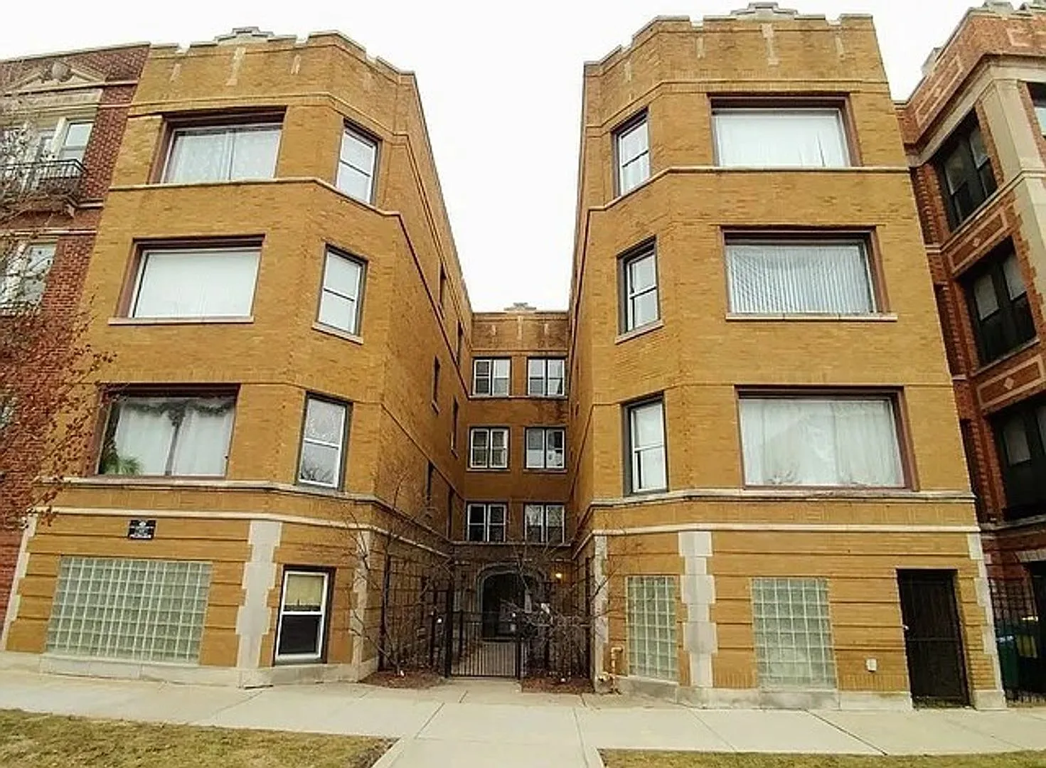 5205 S Drexel Ave Unit N1B - Welcome Home! — Photo 1