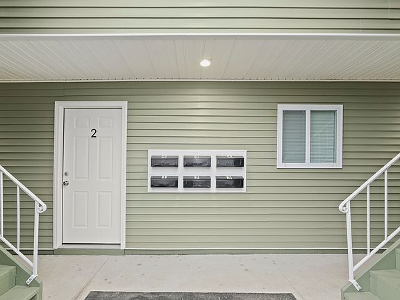 2nd image of 816 Asylum St APT 2