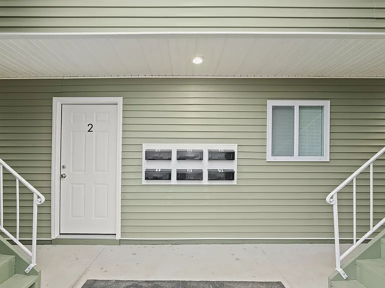 816 Asylum St #2 — Photo 2