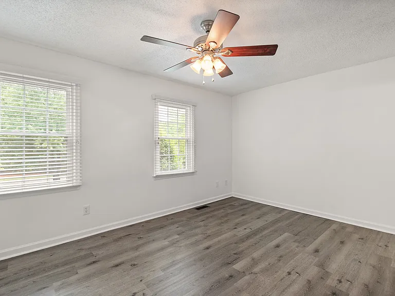 5018 Marigold Way — Photo 14