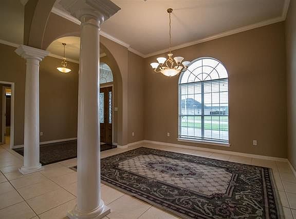 4th image of 7935 Oakmont Dr