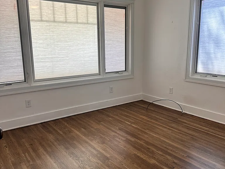 229 E Coronado Rd — Photo 13