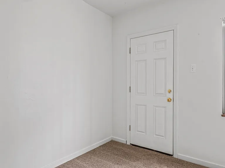 4840 Blackberry Way — Photo 4