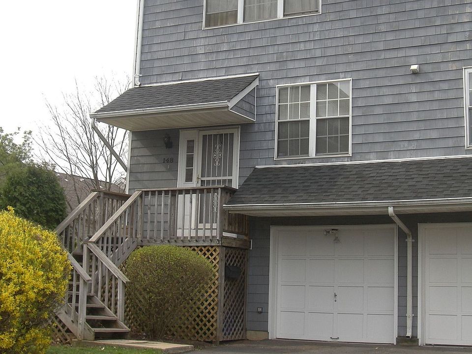 end unit, 2 car driveway and 1 car garage